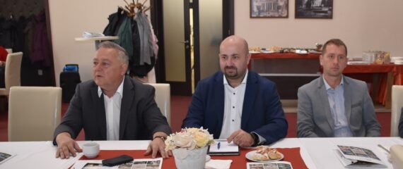 Manažerské setkání ve Velichovkách: Jak vláda pomůže podnikatelům v současné krizi?