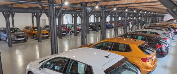 ZE STARÉ TEXTILNÍ TOVÁRNY UNIKÁTNÍ AUTOSALON!
