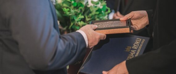 Už brzy se dozvíme, kdo si za rok 2024 odnese ocenění v anketě FIRMA ROKU KRÁLOVÉHRADECKÉHO KRAJE