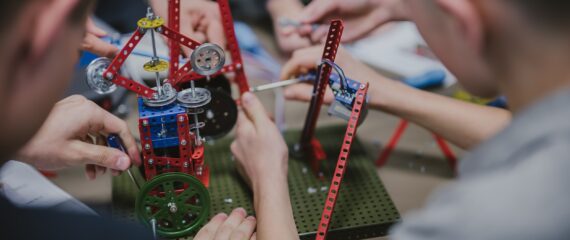 TALENTY PRO FIRMY 2025: Vítězové okresních kol a 2 polské týmy změří síly v Hradci!